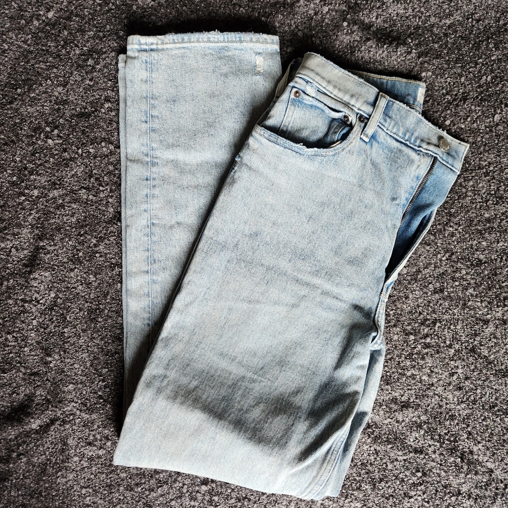 Abercrombie Curve Love 90s Straight Ultra High Rise Light Wash Jeans 30L 10L